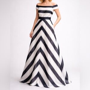 🆕🦓 Adrianna Papell Black White Striped Maxi Dress Size 14 Formal Gown A-line